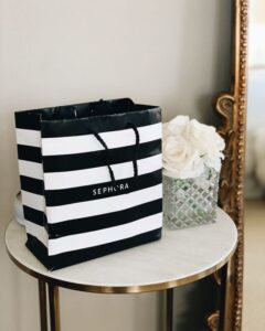  pachet de cumparaturi Parfumuri de lux la Sephora