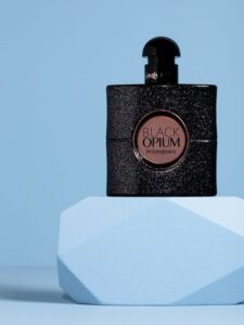 parfumului Black Opium: